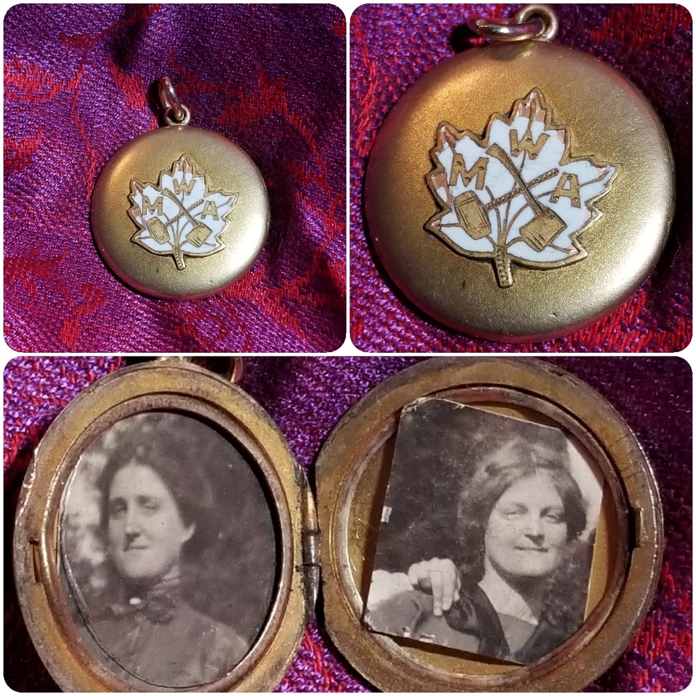 Vintage MWA locket maple leaf A&Z gold tone Modern Woodmen of America